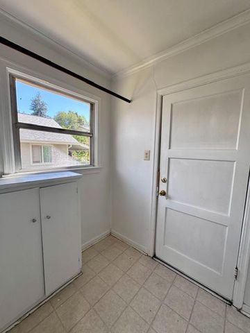 240 Pleasant St, Colfax, CA 95713