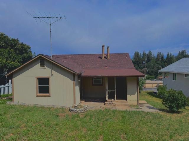 240 Pleasant St, Colfax, CA 95713