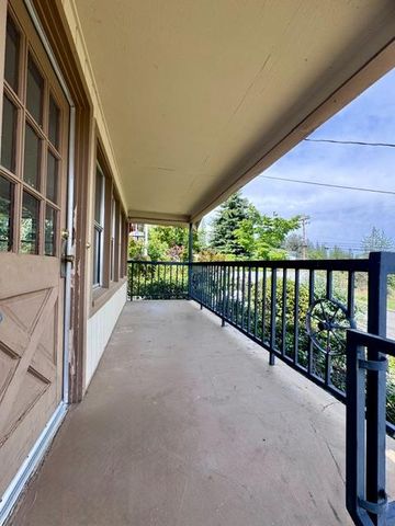 240 Pleasant St, Colfax, CA 95713