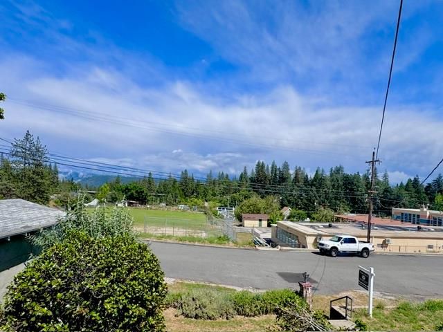 240 Pleasant St, Colfax, CA 95713