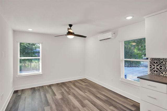 2101 Benwick CIR B, Austin, TX 78723