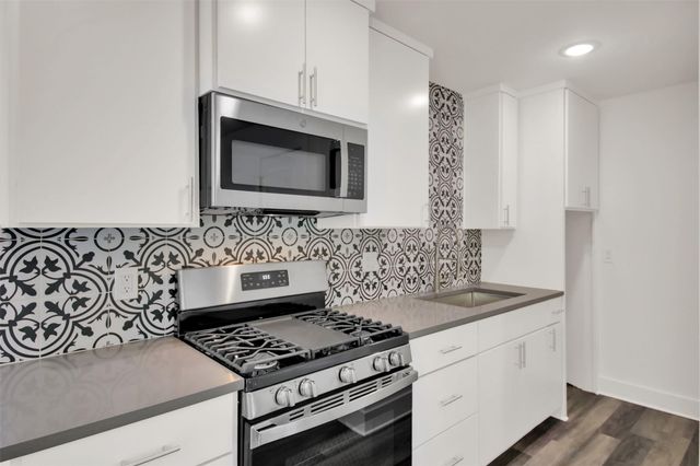 2101 Benwick CIR B, Austin, TX 78723