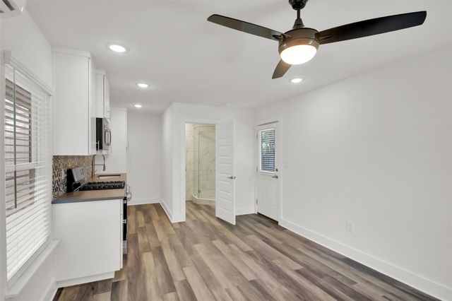 2101 Benwick CIR B, Austin, TX 78723