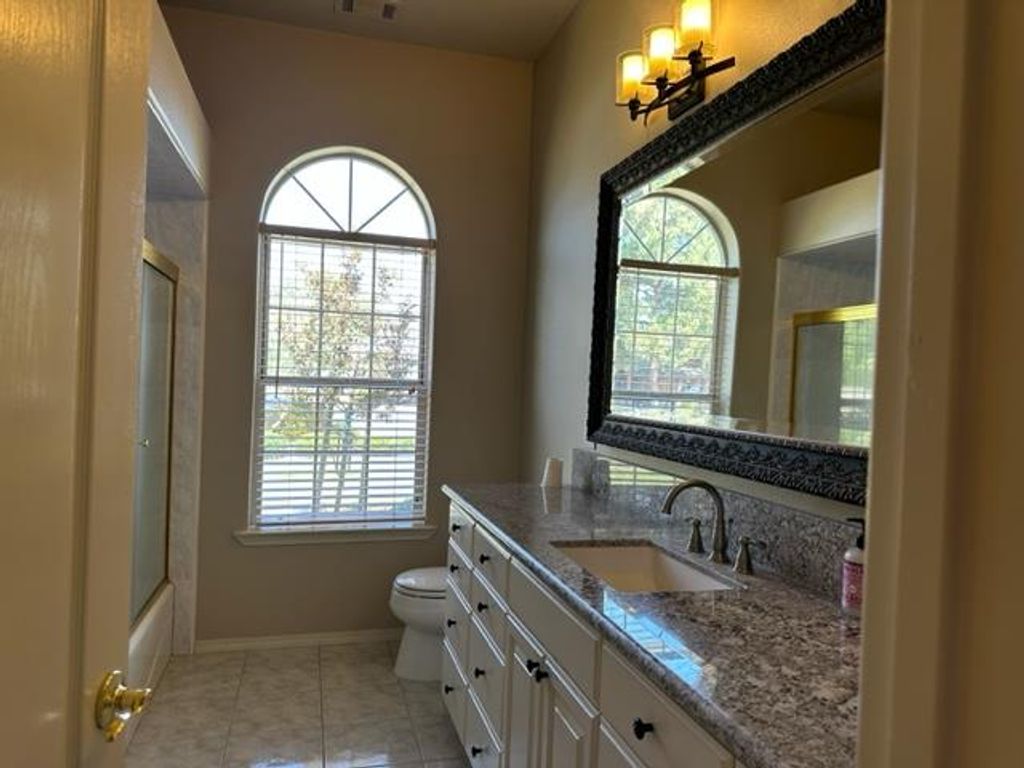 Image 11 of property listing at 4167 W Fallon Avenue, Fresno, CA 93722