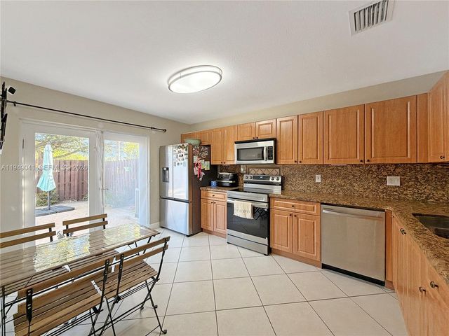 7355 NW 173rd Dr 103, Hialeah, FL 33015