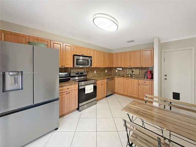 7355 NW 173rd Dr 103, Hialeah, FL 33015