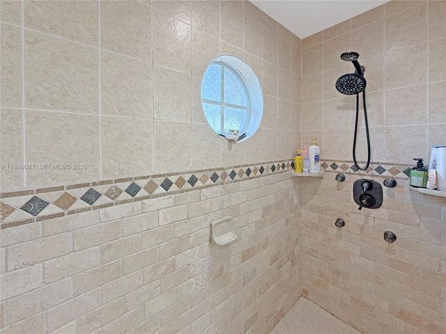 7355 NW 173rd Dr 103, Hialeah, FL 33015