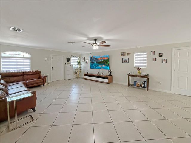 7355 NW 173rd Dr 103, Hialeah, FL 33015