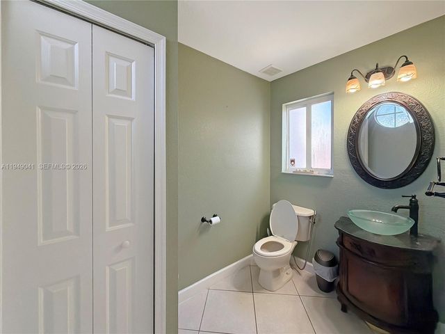 7355 NW 173rd Dr 103, Hialeah, FL 33015