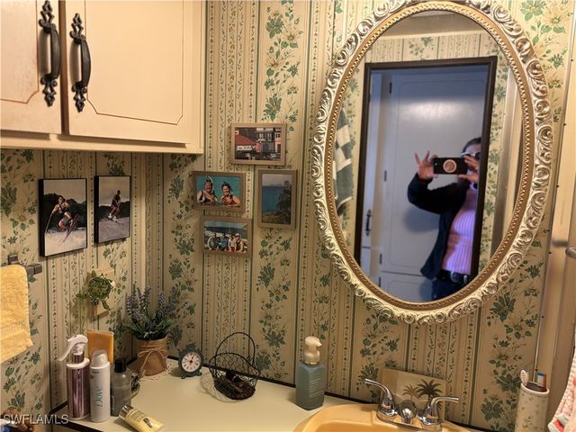 9 Jade DR 9J, Naples, FL 34114