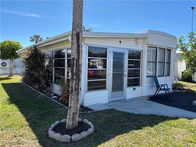 9 Jade DR 9J, Naples, FL 34114