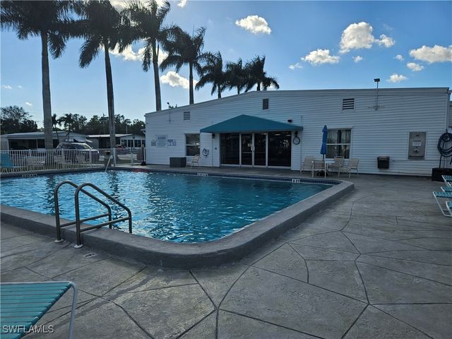 9 Jade DR 9J, Naples, FL 34114