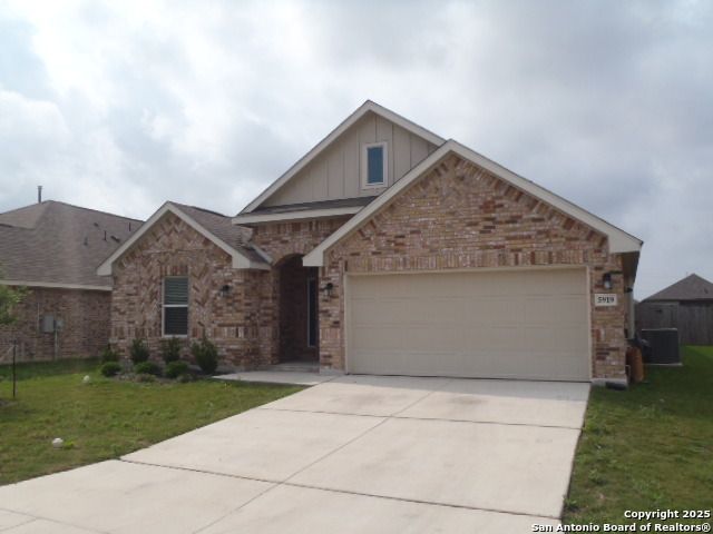 5919 Corsicana, Seguin, TX 78155