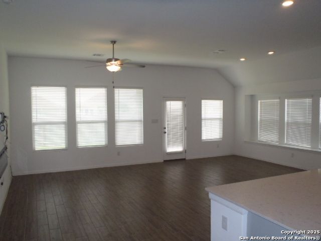 5919 Corsicana, Seguin, TX 78155