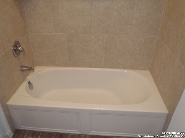 5919 Corsicana, Seguin, TX 78155