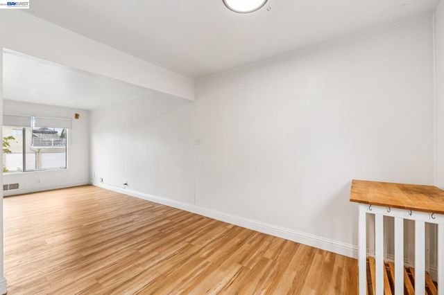 5963 MACCALL STREET, Oakland, CA 94609