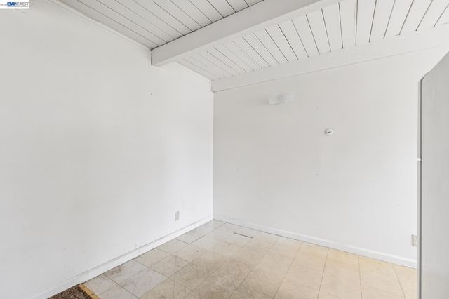 5963 MACCALL STREET, Oakland, CA 94609