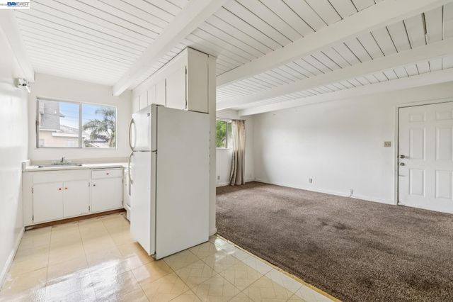 5963 MACCALL STREET, Oakland, CA 94609