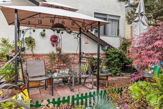 5963 MACCALL STREET, Oakland, CA 94609