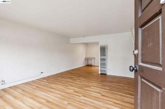 5963 MACCALL STREET, Oakland, CA 94609