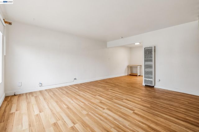 5963 MACCALL STREET, Oakland, CA 94609