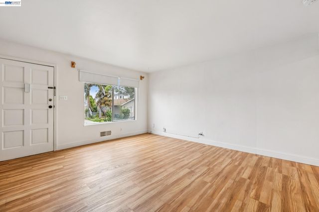 5963 MACCALL STREET, Oakland, CA 94609