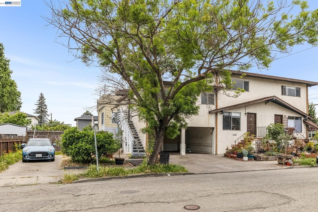 5963 MACCALL STREET, Oakland, CA 94609