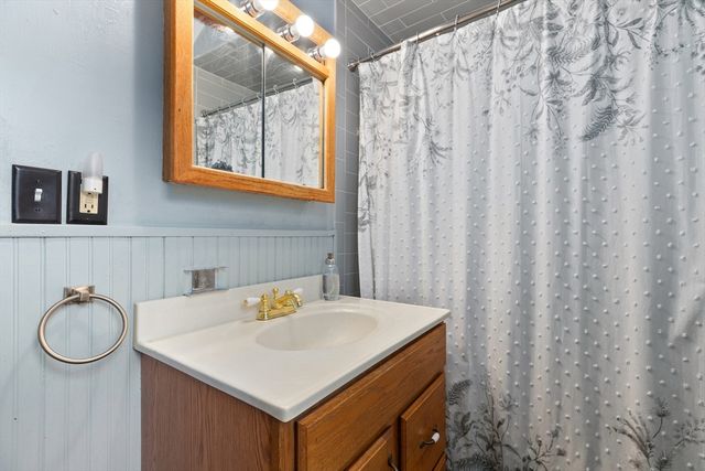 12 Baincroft Rd, Malden, MA 02148