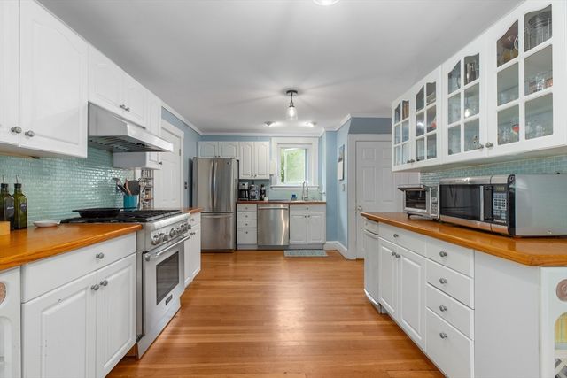 12 Baincroft Rd, Malden, MA 02148