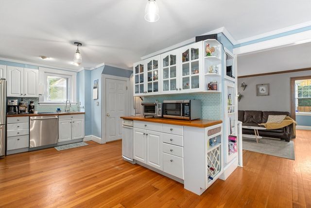 12 Baincroft Rd, Malden, MA 02148