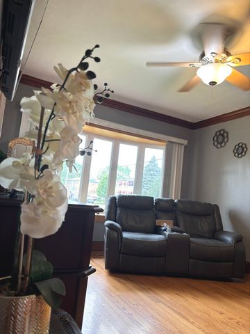 919 Broadway Street, Melrose Park, IL 60160
