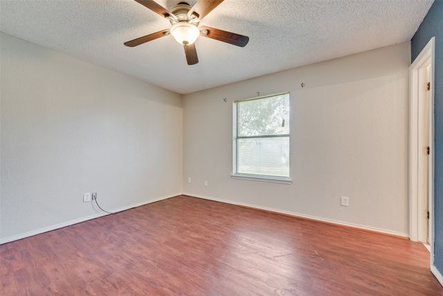 806 Wind Brooke Drive, Arlington, TX 76001