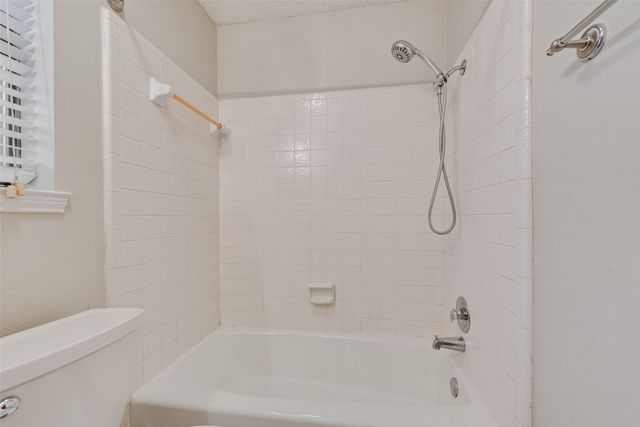 806 Wind Brooke Drive, Arlington, TX 76001