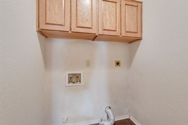 806 Wind Brooke Drive, Arlington, TX 76001