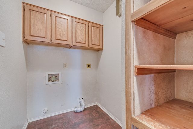 806 Wind Brooke Drive, Arlington, TX 76001