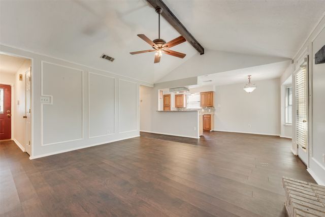 806 Wind Brooke Drive, Arlington, TX 76001