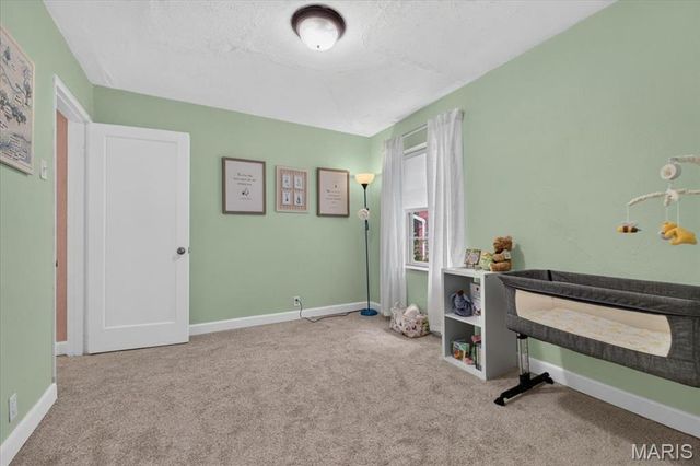 7829 Kenridge Lane, Shrewsbury, MO 63119