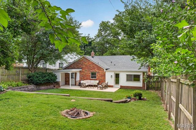 7829 Kenridge Lane, Shrewsbury, MO 63119