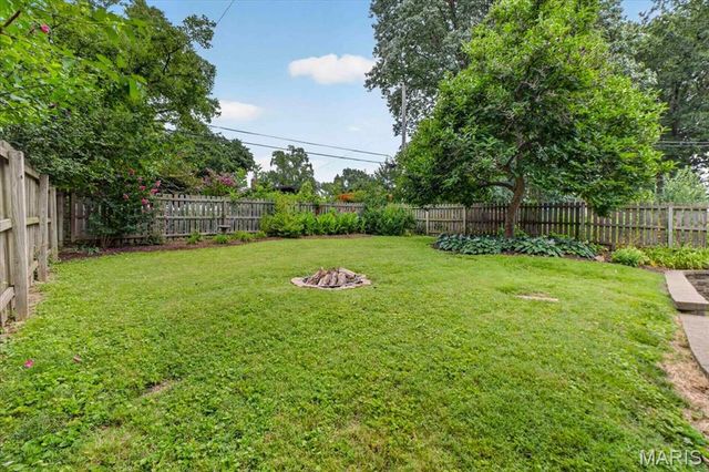 7829 Kenridge Lane, Shrewsbury, MO 63119