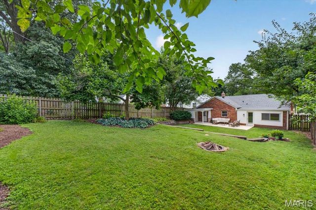 7829 Kenridge Lane, Shrewsbury, MO 63119