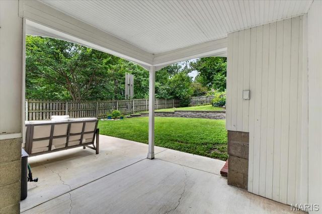 7829 Kenridge Lane, Shrewsbury, MO 63119