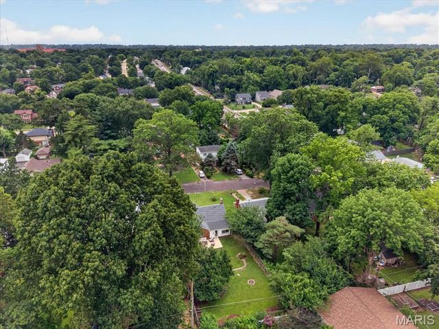 7829 Kenridge Lane, Shrewsbury, MO 63119