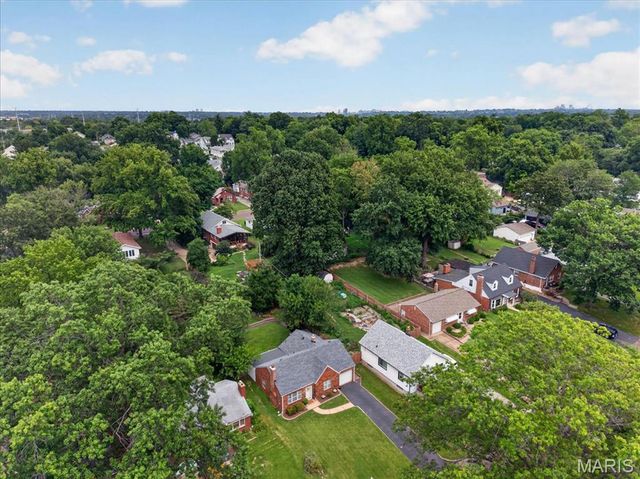 7829 Kenridge Lane, Shrewsbury, MO 63119