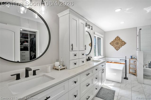 25670 Meadow Court, South Lyon, MI 48178