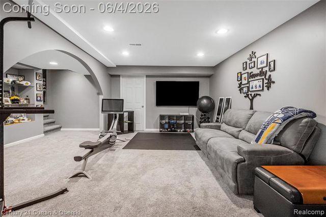 25670 Meadow Court, South Lyon, MI 48178