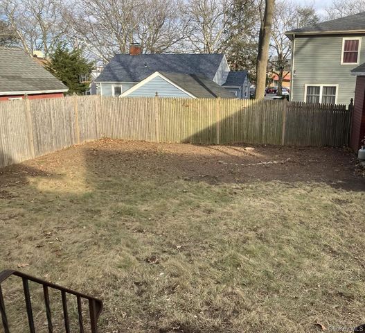 4 Twain Street, North Baldwin, NY 11510