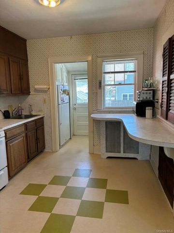 4 Twain Street, North Baldwin, NY 11510