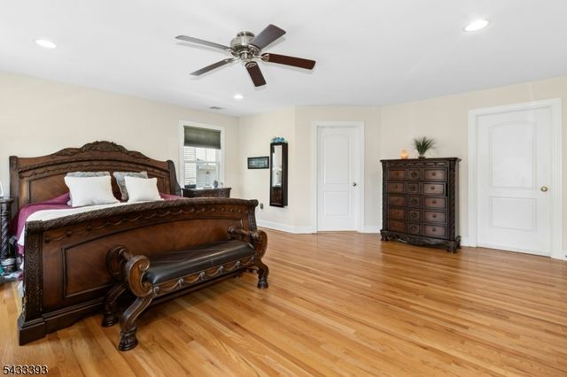 33 STANTON STREET, Clark Twp., NJ 07066