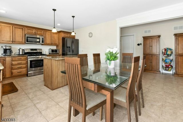 33 STANTON STREET, Clark Twp., NJ 07066