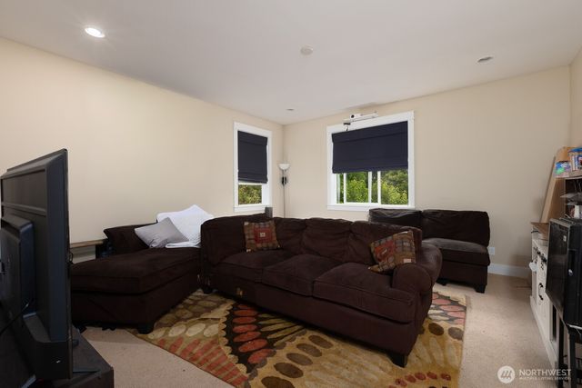 8890 Yarrow Court SE, Olympia, WA 98501